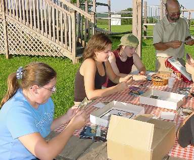Alumni reminisce over old photos